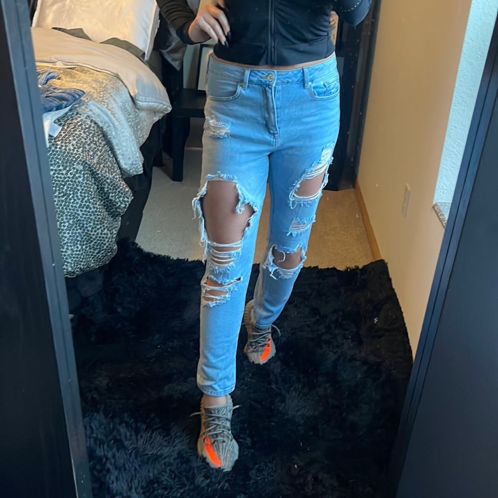 F21 boyfriend light wash slouch jeans